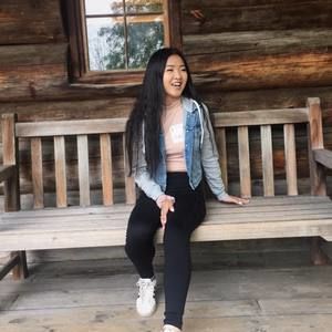 Meet your Posher, Emily